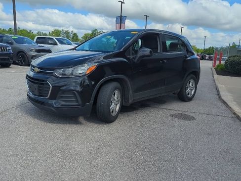 Used 2020 Chevrolet Trax LS FWD image 17