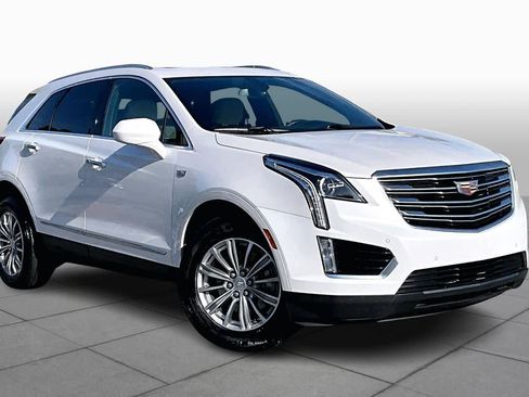 Used 2017 Cadillac XT5 Luxury image 3