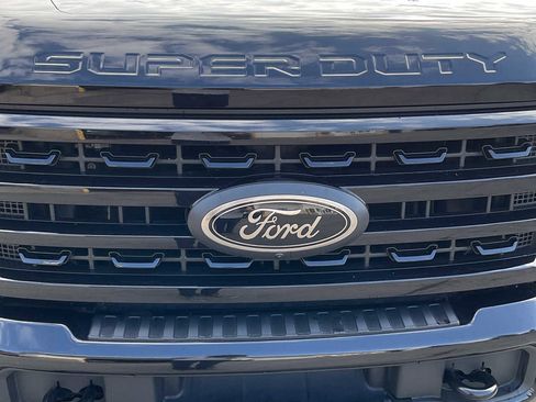 Used 2024 Ford F250 XLT w/ Black Appearance Package image 11