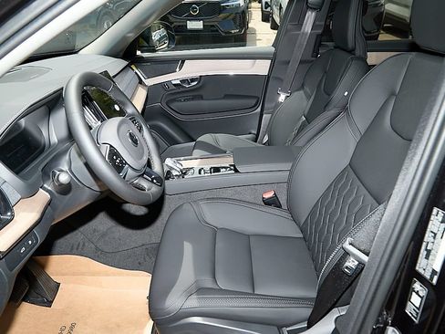 New 2026 Volvo XC90 T8 Plus w/ Protection Package Premier AWD/4WD image 14
