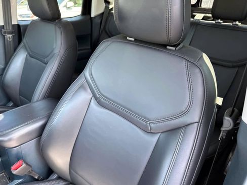 Used 2024 Ford Maverick Lariat w/ Black Appearance Package image 14