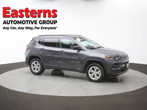 Used 2024 Jeep Compass Latitude AWD/4WD image 42