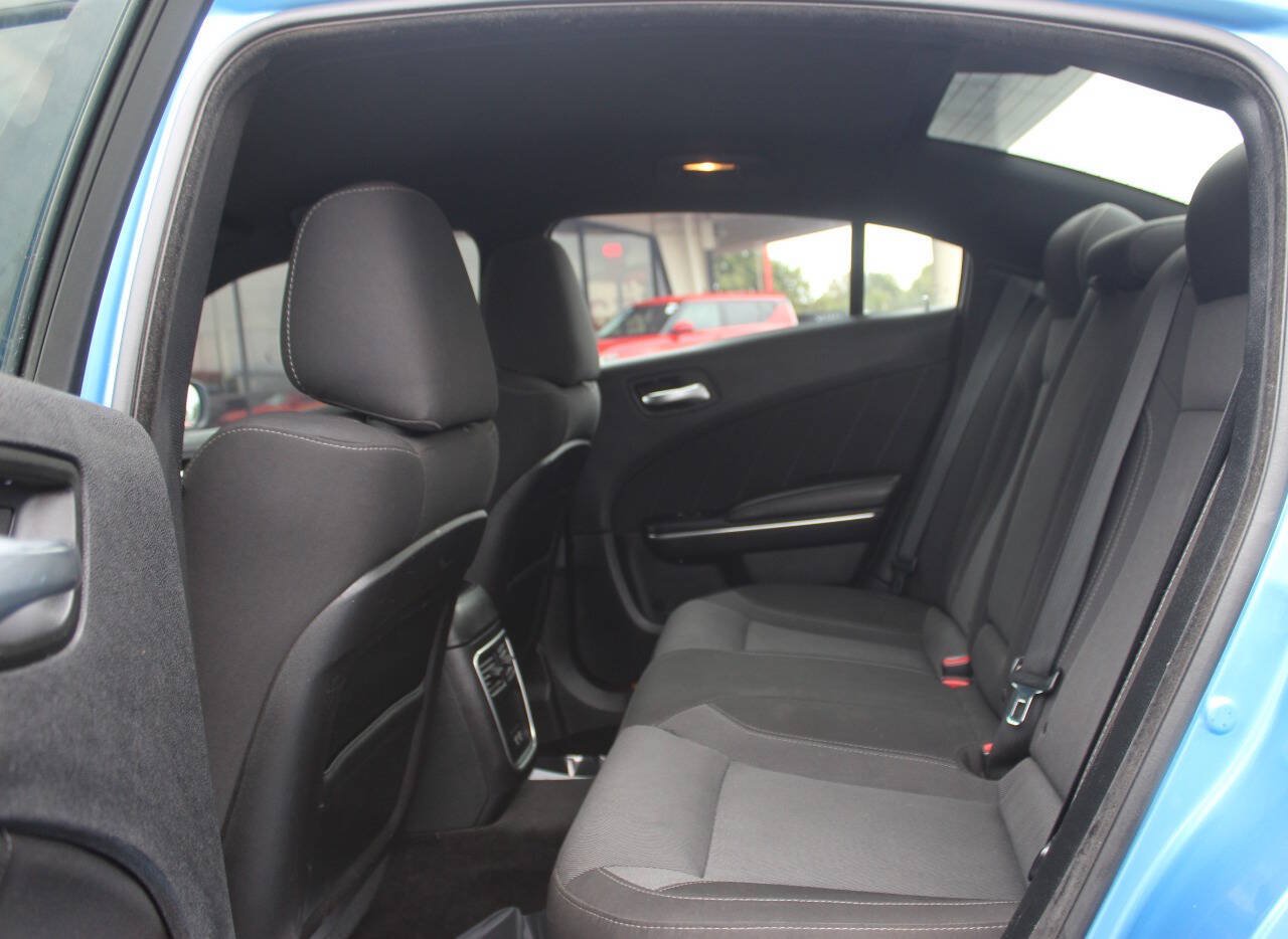 Used 2016 Dodge Charger R/T RWD image 15