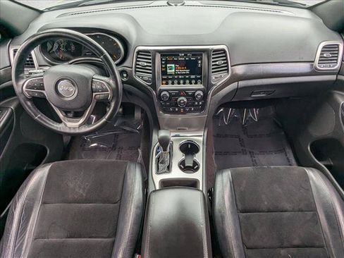Used 2018 Jeep Grand Cherokee Altitude RWD image 18