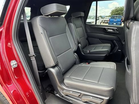 Used 2025 Chevrolet Tahoe Premier RWD image 32