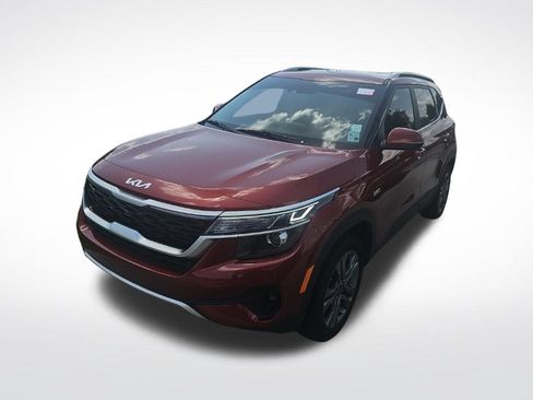 Used 2023 Kia Seltos S w/ Navigation Package AWD/4WD image 3