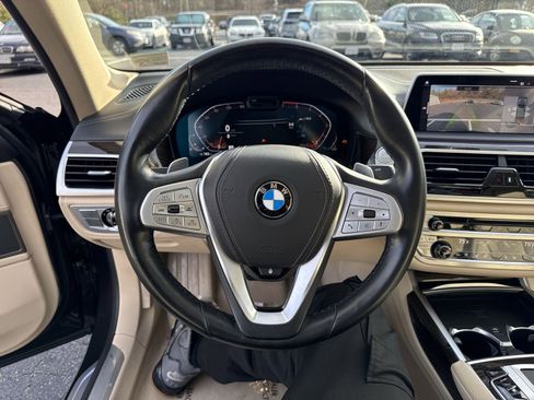 Used 2020 BMW 750i xDrive w/ Autobahn Package image 18