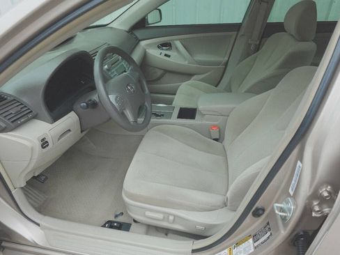 Used 2007 Toyota Camry LE image 14