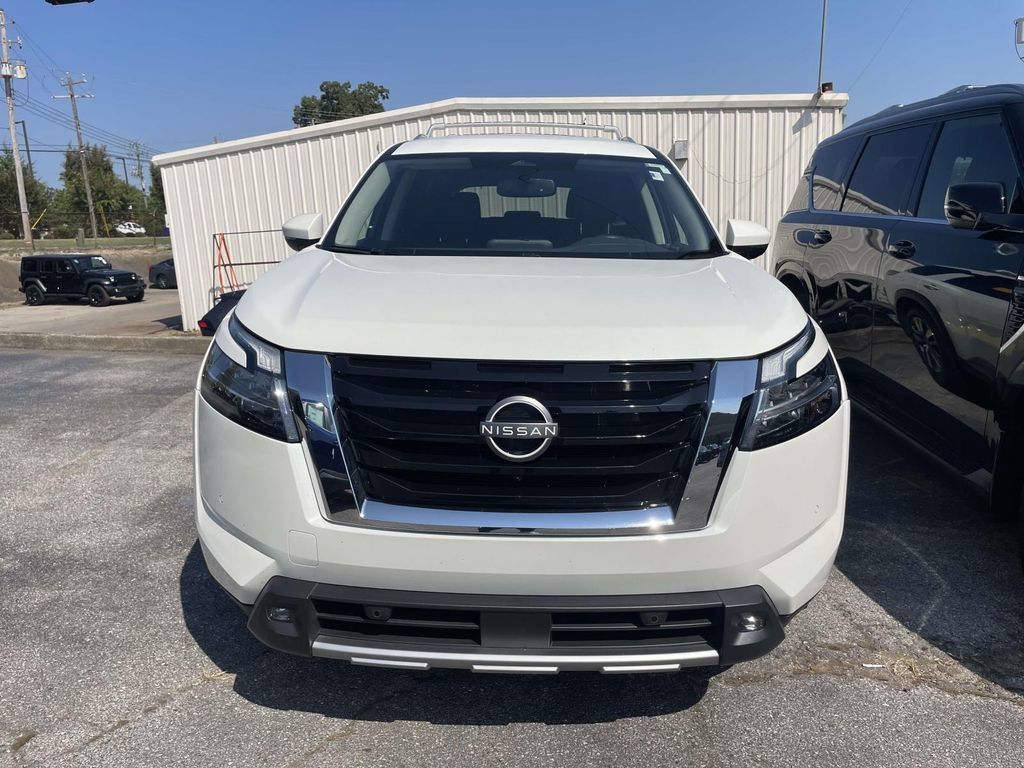 Used 2022 Nissan Pathfinder SL w/ Cargo Package AWD/4WD image 2