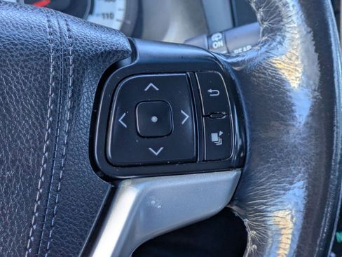 Used 2017 Toyota Sienna SE FWD image 14