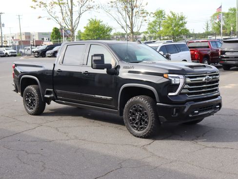 Used 2024 Chevrolet Silverado 2500 High Country w/ Midnight Edition image 2