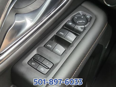 Used 2024 GMC Yukon AT4 AWD/4WD image 32