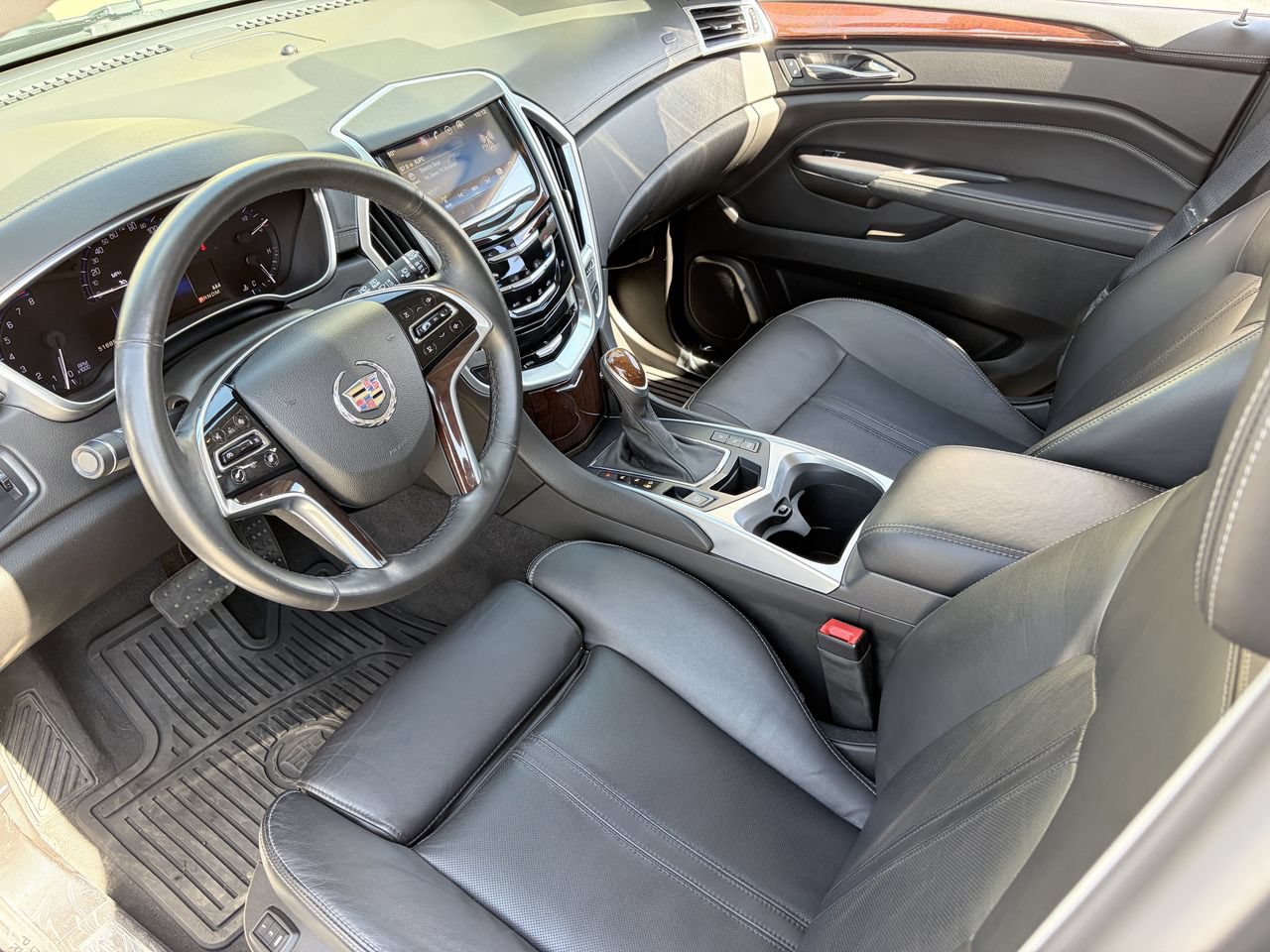 Used 2015 Cadillac SRX Luxury w/ Driver Awareness Package FWD image 18