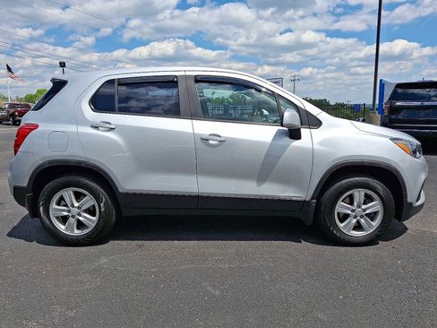 Used 2018 Chevrolet Trax LS w/ LPO, Protection Package AWD/4WD image 7