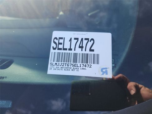 New 2025 Lincoln Navigator Black Label image 11