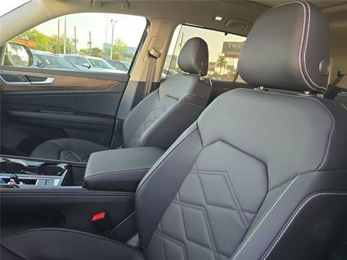 New 2026 Volkswagen Atlas SE FWD image 15
