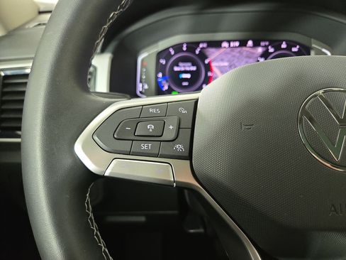 Used 2022 Volkswagen Atlas SEL image 16