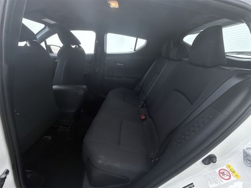 Used 2018 Toyota C-HR XLE image 38