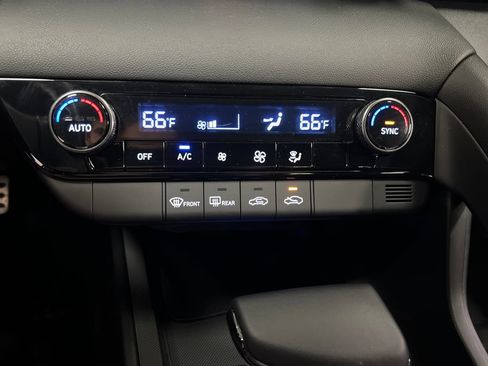 Used 2025 Hyundai Elantra Sport FWD image 20