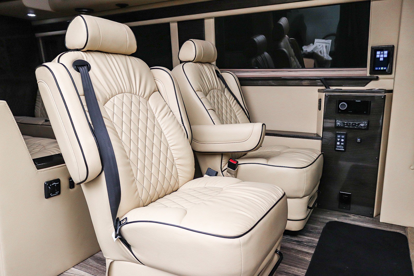 Used 2020 Mercedes-Benz Sprinter 3500 image 28