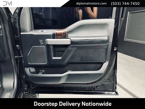Used 2017 Ford F250 Platinum w/ Platinum Ultimate Package AWD/4WD image 31