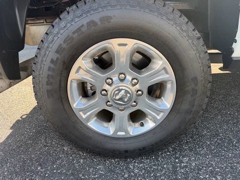 Used 2024 RAM 2500 Big Horn AWD/4WD image 29