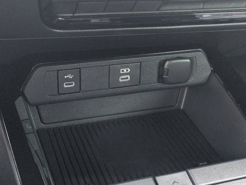 Used 2024 Toyota Prius Prime FWD image 22