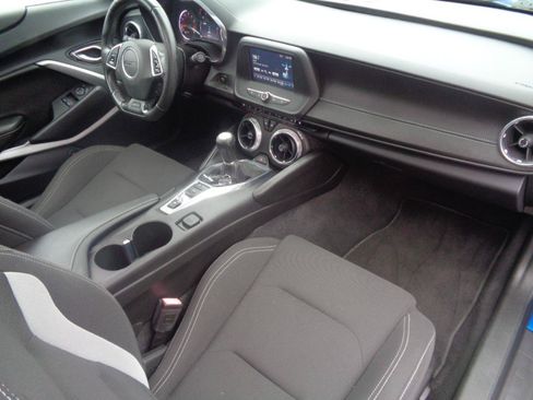 Used 2017 Chevrolet Camaro LT RWD image 28