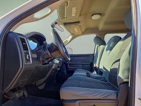 Used 2014 RAM 1500 4x4 Crew Cab w/ Exterior Appearance Group image 22