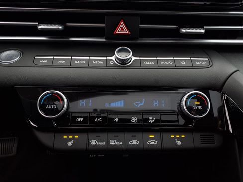 New 2025 Hyundai Elantra SEL image 21