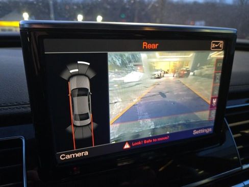 Used 2015 Audi A8 L 4.0T w/ Premium Package image 7