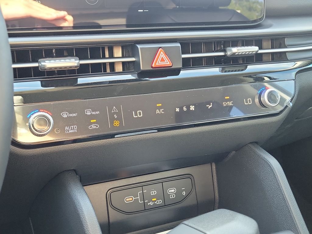 New 2026 Kia Sportage EX AWD/4WD image 32