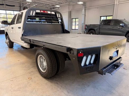 Used 2020 RAM 3500 Tradesman w/ Chrome Appearance Group image 5