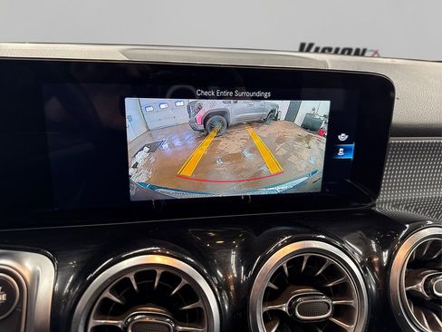 Used 2022 Mercedes-Benz GLB 250 4MATIC image 36