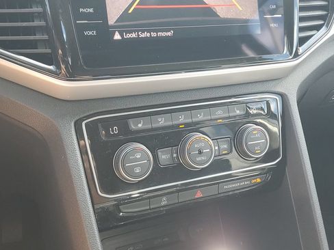 Certified 2023 Volkswagen Atlas SE FWD image 28