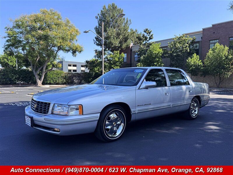 Used 1999 Cadillac De Ville Concours FWD image 2