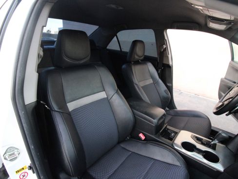 Used 2013 Toyota Camry SE image 16