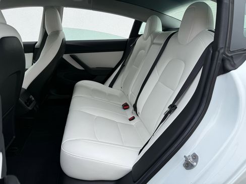 Used 2019 Tesla Model 3 Long Range image 4