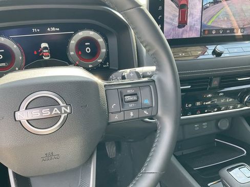 Used 2025 Nissan Rogue SL w/ Tech Package AWD/4WD image 21