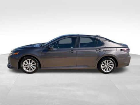 Used 2024 Toyota Camry LE image 4