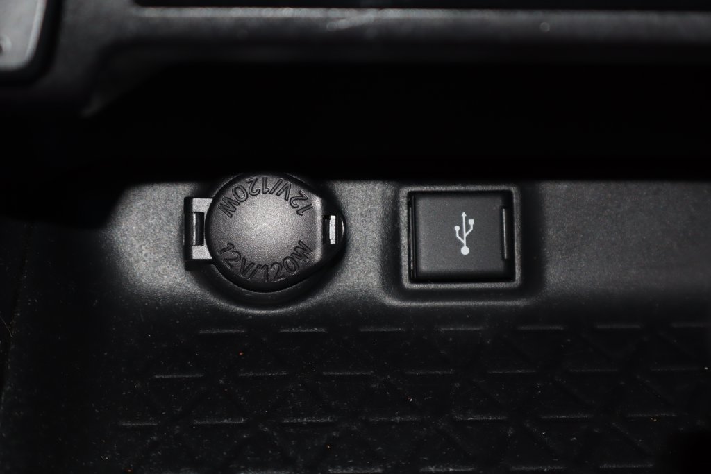 Used 2020 Toyota RAV4 XLE FWD image 26