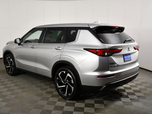 Used 2022 Mitsubishi Outlander ES AWD/4WD image 8