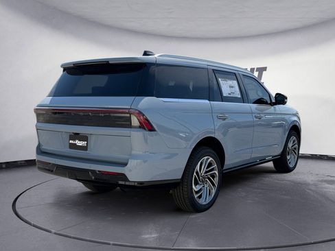 New 2026 Lincoln Navigator Reserve AWD/4WD image 5