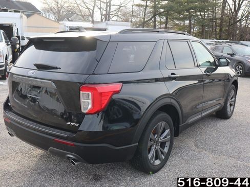 Used 2022 Ford Explorer XLT w/ Equipment Group 202A image 5