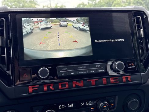 Used 2025 Nissan Frontier PRO-4X AWD/4WD image 23