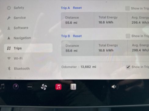 Used 2023 Tesla Model 3 Standard Range image 13