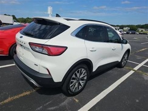 Used 2022 Ford Escape Titanium FWD image 2