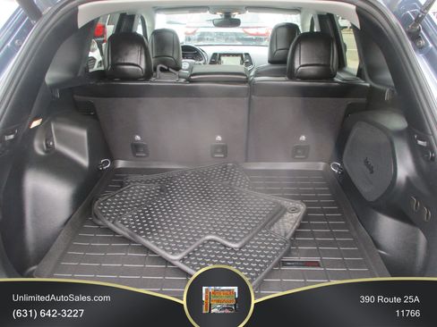 Used 2020 Jeep Cherokee Limited AWD/4WD image 13