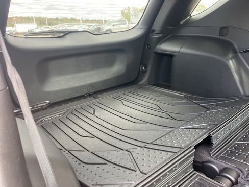 Used 2022 Chevrolet Equinox RS w/ LPO, Floor Liner Package image 51