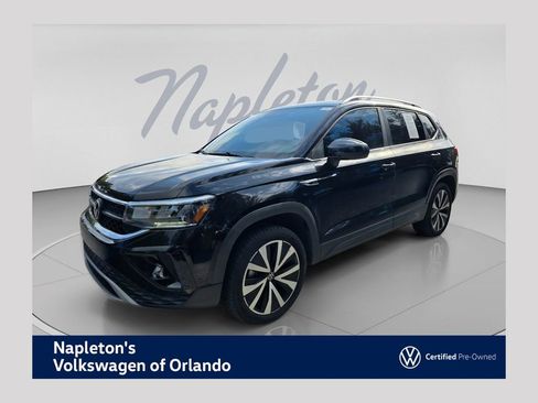 Certified 2024 Volkswagen Taos SE FWD image 1